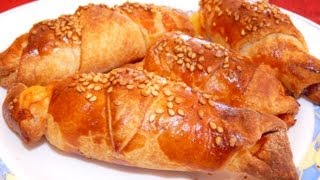 Cocina fácil  Saladitos de hojaldre de jamón y queso con forma de croissant [upl. by Eileek]