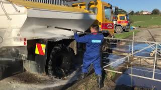 Nerta Active Diamond Washing A Bulk Spreader In New Zealand [upl. by Asserrac]