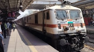 12140 NagpurMumbai CSMT Sewagram Superfast Express with Ajni WAP7 arriving at Kalyan junction [upl. by Aig]