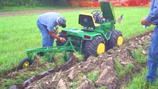 Custom John Deere Garden Tractor at Little G 2010 [upl. by Ulick798]