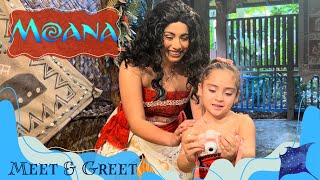 MOANA MEET amp GREET  ANIMAL KINGDOM  ZIA CAMILA [upl. by Konrad]