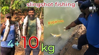 ഇവന്മാരുടെ ഫൈറ്റിംഗ് 😱ഒന്ന് കാണണംslingshot fishing vaaha [upl. by Terchie]