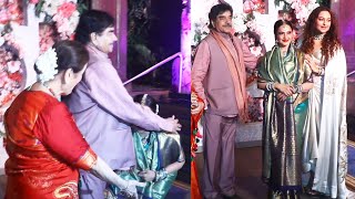 Rekha Touches Shatrughan Sinhas Feet At Leslie TimminsSaachi Nayaks Wedding Party [upl. by Farrica]