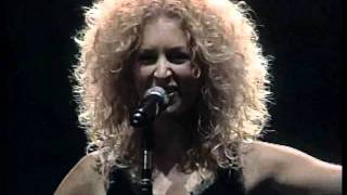 LITTLE BIG TOWN Bones 2010 LiVE [upl. by Trisa612]