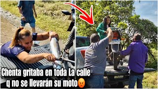 Dayri le quitó la moto a la chenta ala fuerza si no pagan Dayri venderá esa moto por mala pagas😡 [upl. by Ecydnak]