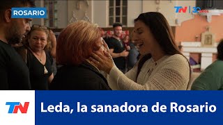 Leda la mujer avalada por la Iglesia que sana a los enfermos por imposición de manos en Rosario [upl. by Xela400]