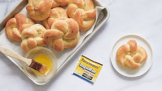 15s PreRoll Fleishmanns Yeast Garlic Knots [upl. by Paschasia638]