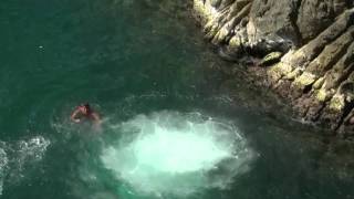 Cliff jumpers Clavadistas of Acapulco Mexico Mexiko Felsenspringer [upl. by Neeloj]