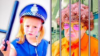 Nastya und Papa geben vor die Polizei zu spielen lustige Kindergeschichten [upl. by Rugg]