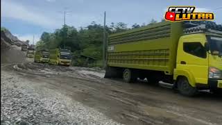 Iring iringan truk sawit Choky Bolong menuju pabrik sawit Luwu Timur [upl. by Liew227]