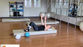 Studio être Pilates exercice pour stabiliser l’épaule ceinture scapulaire [upl. by Noid]