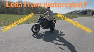 Leda fram motorcykel  Lågfartsbana  MC körkort [upl. by Eicrad]