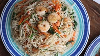 Bun Gao Xao Gia He Stirfry Rice Stick Noodles with Bean Sprouts and Chives [upl. by Ursulina]