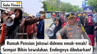 Rumah Pensiunan Jokowi Tiba2 Didemo EmakEmak [upl. by Koralle865]