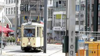 Triebwagen 17 der Stadtwerke Neuss am JanWellemPlatz in Düsseldorf [upl. by Batsheva]