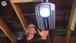 Poort automatiseren – Installatie Chamberlain garagepoortopener [upl. by Shushan248]