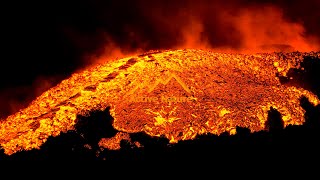 Vulcano Etna Eruzione Sudest 17 maggio 2022 [upl. by Rieger985]