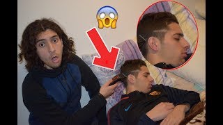 JE LUI RASE LES CHEVEUX PENDANT QUIL DORT  JE SUIS MORT PRANK [upl. by Ninos]