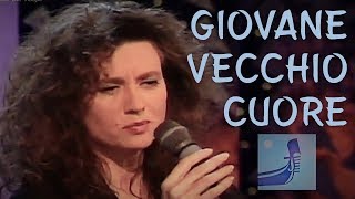 GIGLIOLA CINQUETTI quotGIOVANE VECCHIO CUOREquot Giorgio Faletti Live Sanremo Festival 1995 ⬇️Tseto [upl. by Elo386]