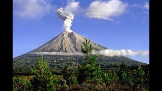 MISTERI GUNUNG MERAPI  INI PREDIKSI SURONO ALIAS MBAH RONO  quotMBAHNYAquot GUNUNG MERAPI BAG 02 END [upl. by Aldon]