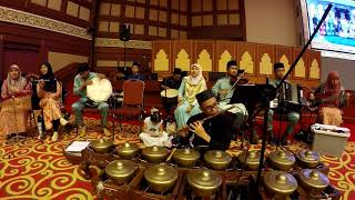 Brunei Traditional Song quotSamalindangquot live performance ft Seri Berunai Instrumental [upl. by Alper]