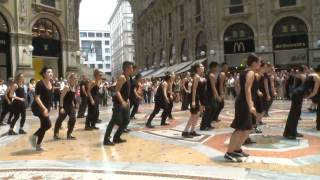 Flashmob Milano Galleria Vittorio Emanuele [upl. by Bozovich]