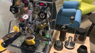 La Pavoni Giotto  Guru with “BPPC” system Brewing Pressure Profiling Control [upl. by Adnolaj1]