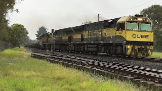 Qubes logistics QL002QL005QL015 lead 3BW7 south through a rainy Greenbank 191124 [upl. by Samot]