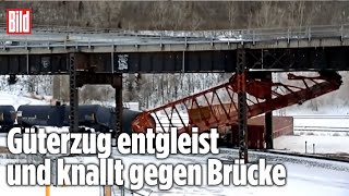 Zug entgleist Waggons stapeln sich an Brücke [upl. by Anawal]