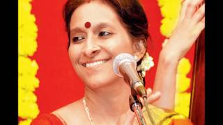 Nallodor Veenai  Bombay Jayashri With Tamil amp English Lyrics [upl. by Aden]