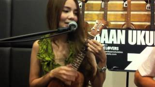 The Show  Solitary Paralee amp A Phadha  Ukulele Live  Baan Ukulele [upl. by Iaria183]