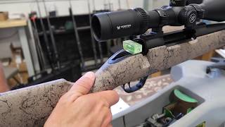 SHOOTING THE WEATHERBY MARK V ULTRALIGHT 300 MAG WITH THOMPSON LONG RANGE [upl. by Clemens]