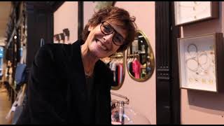 Inès De La Fressange préface le livre de Sophie Gachet SACS Signature dans sa boutique Paris VII [upl. by Assital]