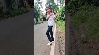 Mehlon ki Rani Hai 🫅🏻❤love song dance trending bijitasingha youtubeshorts [upl. by Laynad]