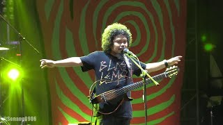 Payung Teduh  Untuk Perempuan yang Sedang dalam Pelukan  Synchronize Fest 2017 HD [upl. by Denzil]