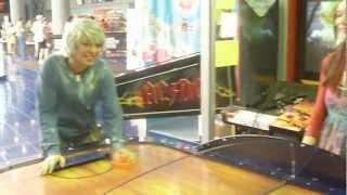 Jack Frost vs Pitch Black in Air Hockey [upl. by Pulchi]