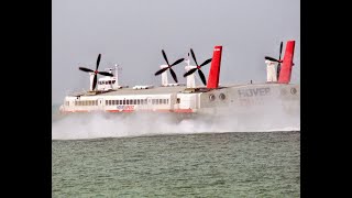 Aéroglisseur Hovercraft SRN4 [upl. by Nus]