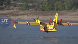 3 Canadairs sur le Le Grand Lac de Naussac suite à des incendies en Ardèche sur la commune dAstet [upl. by Mafalda]