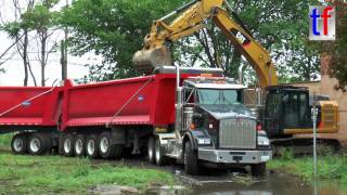 Kenworth Tipper Trailer Truck in Action Detroit USA 08152016 [upl. by Niamreg]