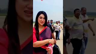 ভক্তরা ঘিরে ধরল অপু বিশ্বাসকে shorts by apu biswas ShakibKhanOfficial [upl. by Breed]