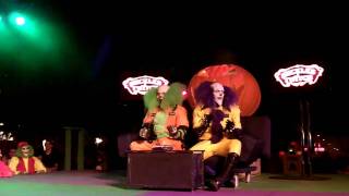 Six Flags Magic Mountain Fright Fest Heckles and Twitch show Half time Show [upl. by Yorker]