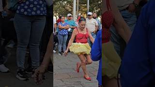 Yajaira y su paso del corre camino plazalibertad viral shorts paraty [upl. by Valdis]