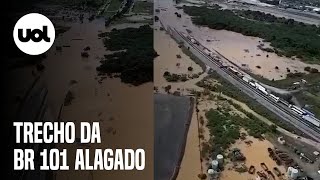 Chuvas em Pernambuco BR 101 fica com trechos completamente alagados [upl. by Ojeibbob]