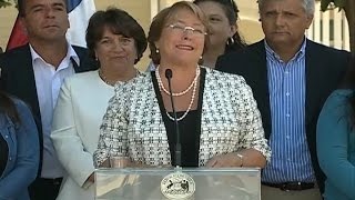 Presidenta Bachelet no logró repuntar en encuesta Adimark [upl. by Anaerol]