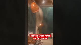 Regenmassen fluten ein Restaurant🌊 [upl. by Nidya292]