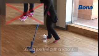 Pulire facilmente il parquet con Bona Spray Mop [upl. by Ahsital702]