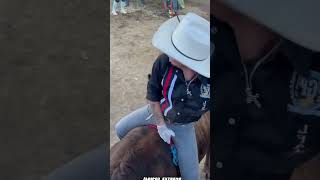 JARIPEO EXTREMO BUENA MONTA DE AVIÓN DE QUERÉTARO🤠 jaripeo shorts [upl. by Fira]