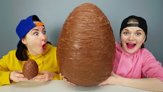 Mukbang Giant Chocolate Egg 거대한 초콜릿 달걀 챌린지 by Pico Pocky [upl. by Minardi871]