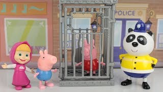 Peppa Pig e George se Metem em Confusão Com a Moto Maluca da Masha  Completo em português [upl. by Nohtahoj]