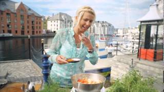 Tinas sommer Sommerlig fiskesuppe [upl. by Aicala]